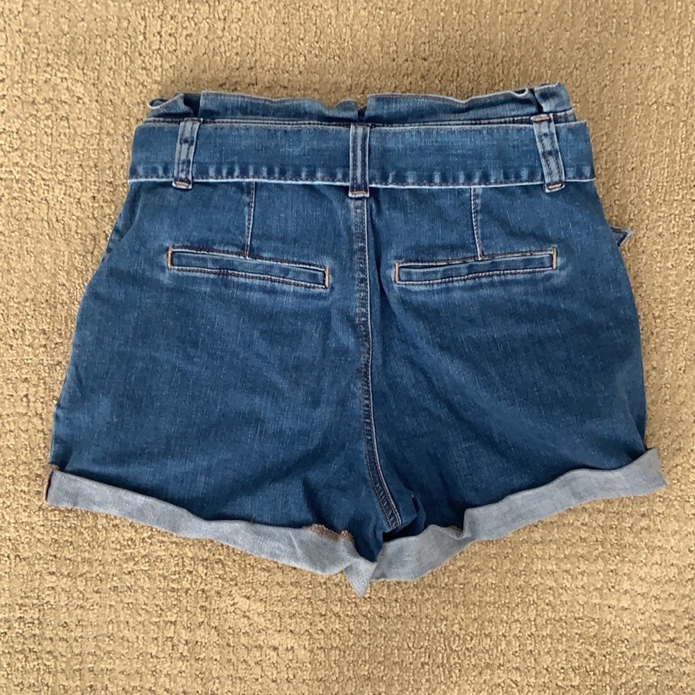 Never worn with tags, express high waisted shorts - Picture 2 of 3